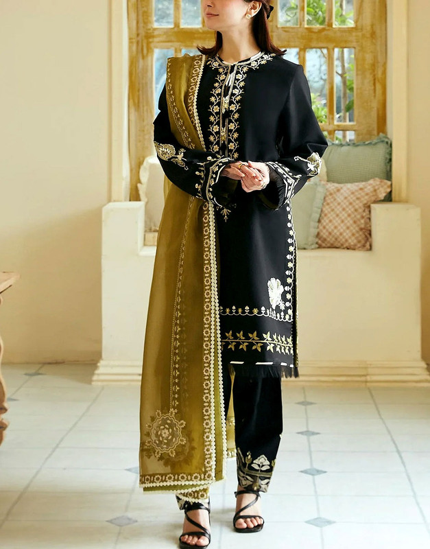 Elegant Embroidered EID Lawn Suit 3-Pc with Heavy Embroidered Organza Dupatta (2024).