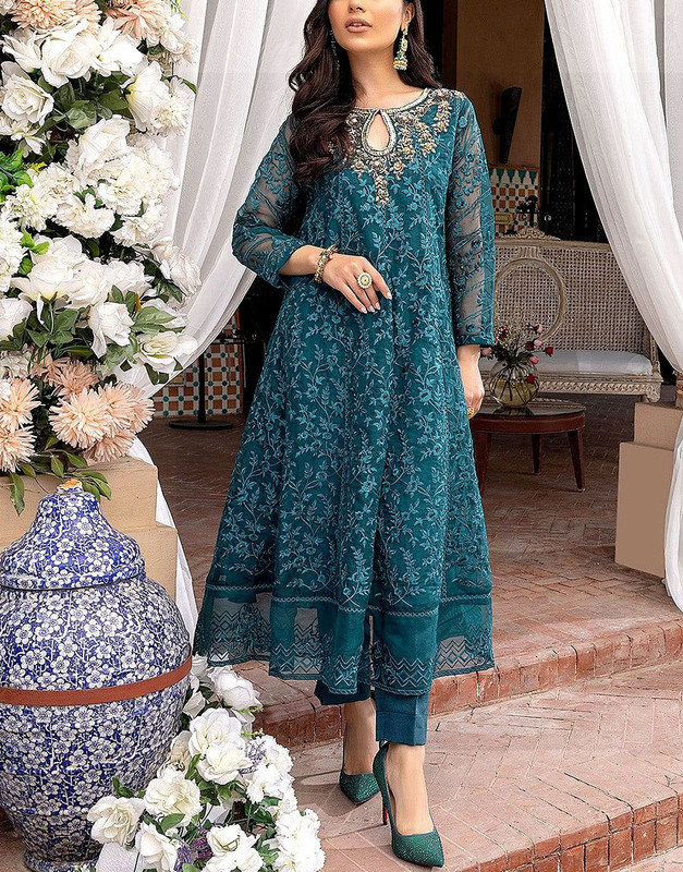 Luxury Embroidered Wedding Organza Frock 2026 with 114 inch width and heavy daman.
